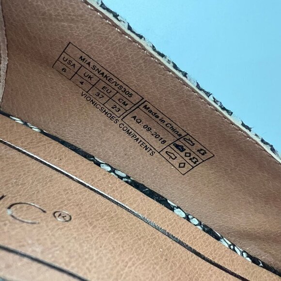 Vionic Leather Pointed Toe Pumps Mia Snake Size 6 M Black White - Picture 9 of 12